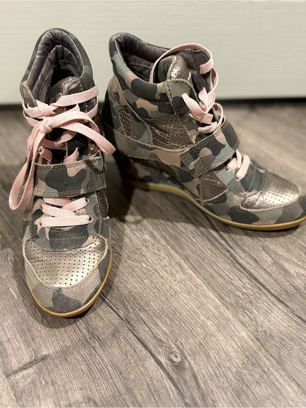 ASH Bowie camo wedge